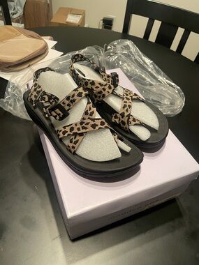 Leopard Print Strappy Comfort Sandals for Women - Tan/Black